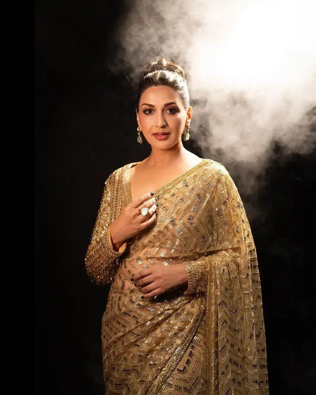 INDIAN ACTRESS SONALI BENDRE IMAGES IN TRADITIONAL YELLOW SAREE